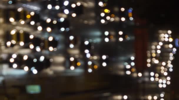 Vertikales Video oder defokussierter Stadtverkehr auf einer belebten Straße im Zentrum von Madrid, Spanien. - Filmmaterial, Video