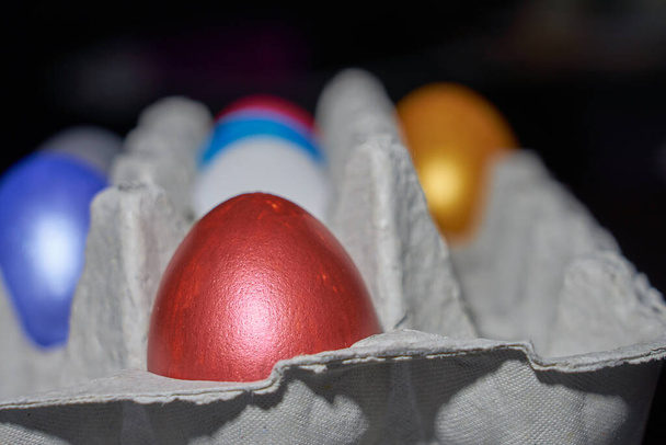 Colored pearly coloured eggs for Easter - 写真・画像