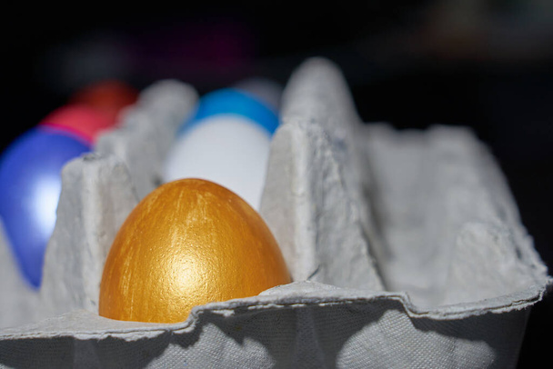 Colored pearly coloured eggs for Easter - Foto, immagini