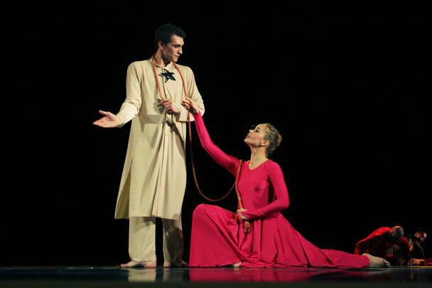 Members of the Yevgeny Panfilov Ballet Studio from Perm perform "Romeo and Juliet" during IFMC on November 22, 2013 in Vitebsk, Belarus - Foto, Imagem