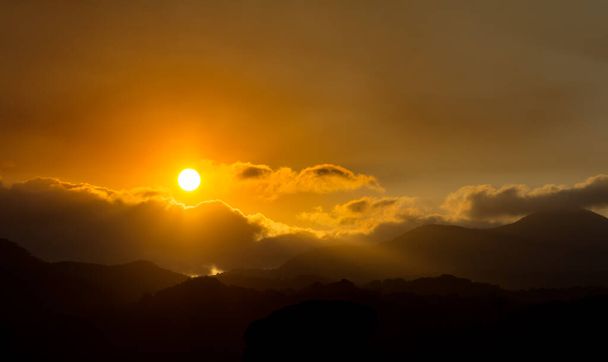 Teano, Campanie Felix, Italie. Beau coucher de soleil sur les plus beaux sites du sud de l'Italie appelés par les Romains antiques Campanie Felix
. - Photo, image