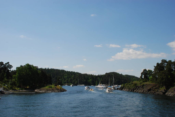 ノルウェーのオスロフィヨルドの水の上の美しい夏の日 - 写真・画像
