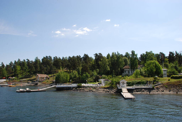 ノルウェーのオスロフィヨルドの水の上の美しい夏の日 - 写真・画像