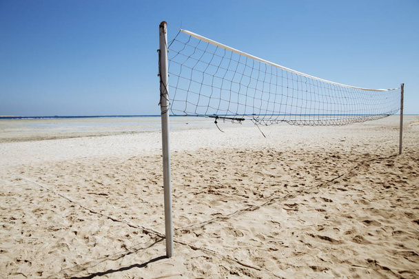 strandvoetbal aan zee. poorten voor strandvoetbal - Foto, afbeelding