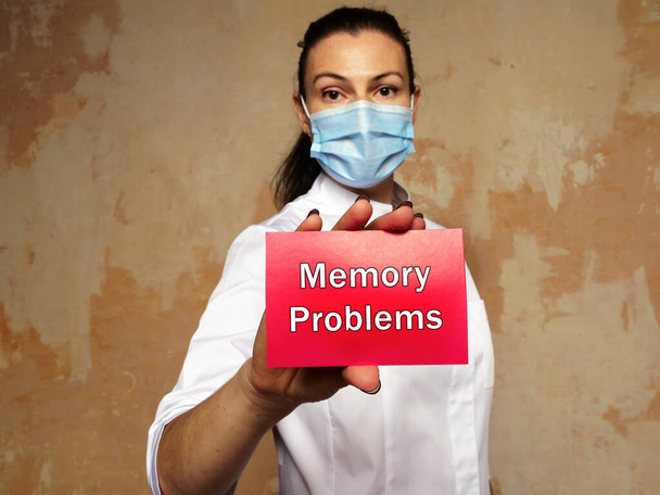 Egészségügyi koncepció jelentése Memória Problémák kifejezés a lapon - Fotó, kép