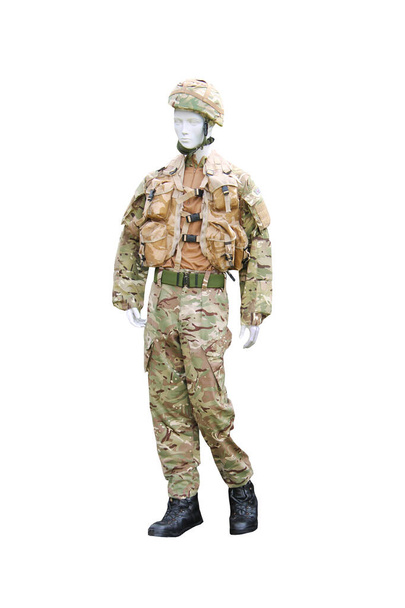 Камуфляжная фигура солдата-манекена. - Фото, изображение