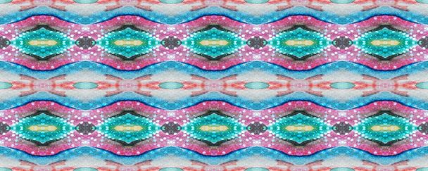 Allover Organik Mayo Tasarımı. Geo Ogee Tile. Suluboya El Tekstil. Yaratıcı Navajo Ikat Geçmişi. Ogee Kusursuz Doku. Ikat Deseni. Aztek Geometrik Tekstil Sınırı Saykodelik Gökkuşağı - Fotoğraf, Görsel
