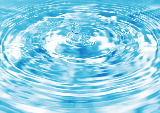 Illustrazione delle goccioline d'acqua con riflessi blu e bianchi
 - Foto, immagini