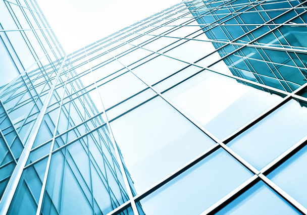 ガラス高層超高層ビル未来の商業近代都市を建物の明るい青の背景を鋼のパノラマと将来広角ビューです。成功産業アーキテクチャのビジネス ・ コンセプト - 写真・画像