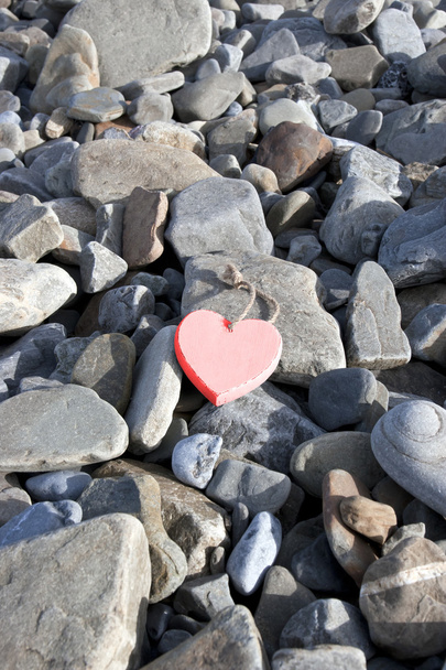 Rojo caliente amor en las rocas
 - Foto, imagen