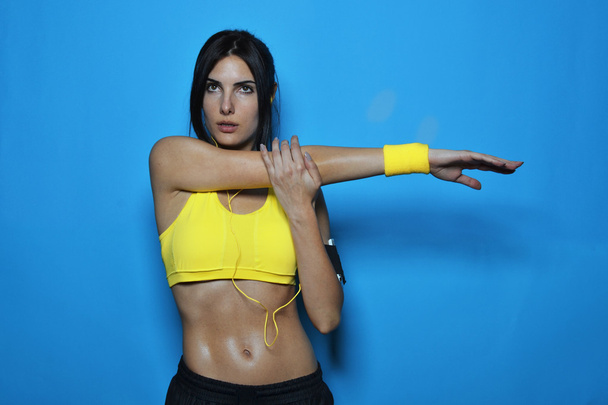 Beautiful fitness woman posing - Foto, imagen