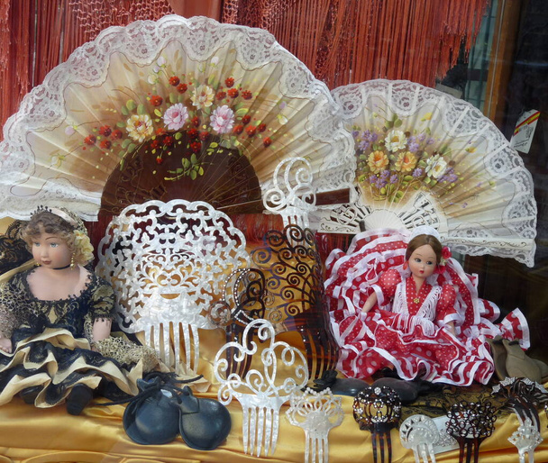 Spanyol szuvenír kollekció eladó bolti rajongók, kasztanyettek, babák - Fotó, kép