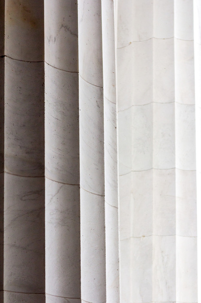 Detalhe da arquitetura de colunas iônicas abstratas
 - Foto, Imagem
