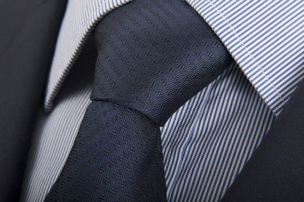 Traje, camisa y corbata
 - Foto, Imagen
