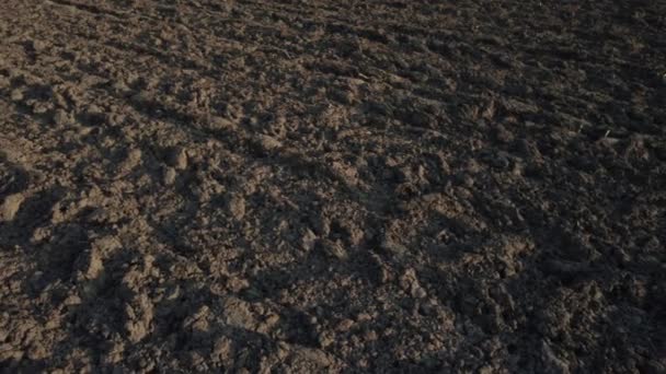 Geploegd veld neergeschoten door drone - Video