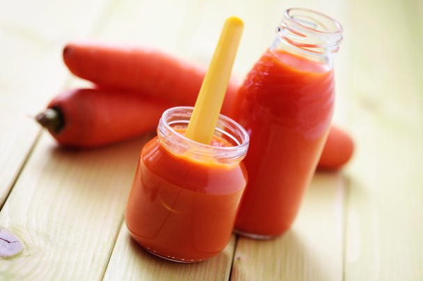 Aliments pour bébés - carotte
 - Photo, image