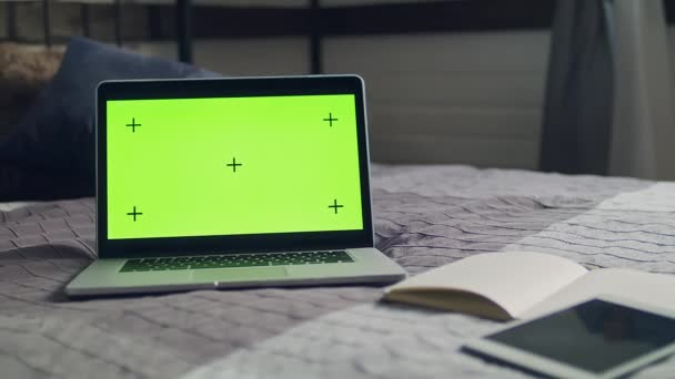 Groen scherm met tracking markers op de laptop. - Video