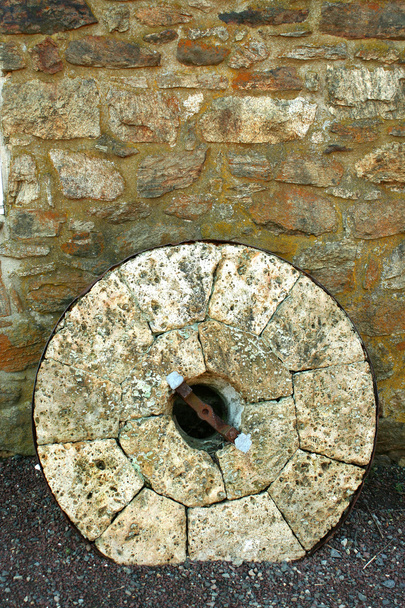 Старый известняковый камень
 - Фото, изображение