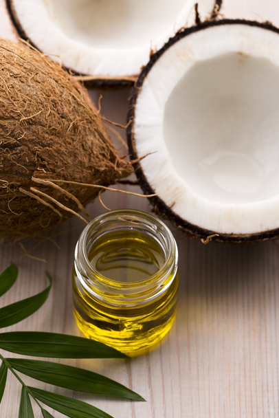 Coconut and coconut oil  - Foto, imagen