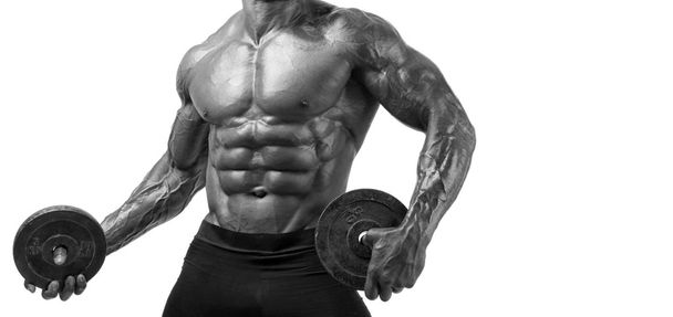 Bodybuildertraining mit schwerer Hantel. starker Mann mit perfektem Bauch, Schultern, Bizeps, Trizeps und Brust. isoliert auf weißem Hintergrund - Foto, Bild