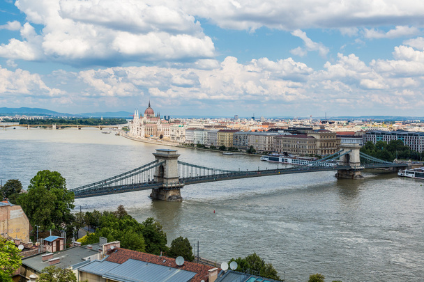 Chain Bridge and Hungarian Parliament, Budapest, Hungary - Fotografie, Obrázek