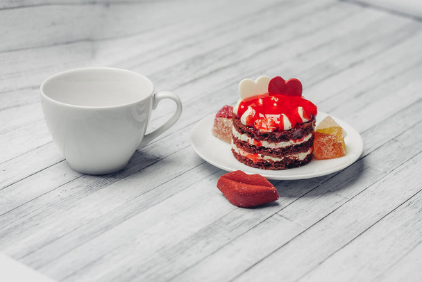 red round cake marmalade sweets dessert food diet top view - Valokuva, kuva