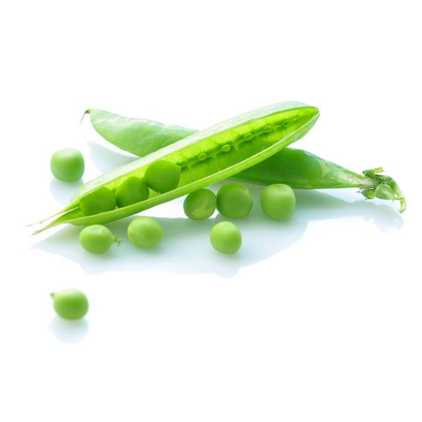 新鮮な緑のエンドウ豆は - 写真・画像
