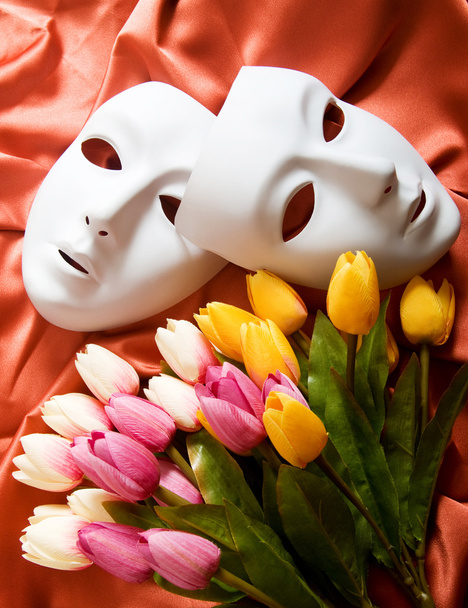 Színház koncepció a fehér műanyag maszkok - Fotó, kép