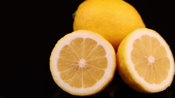 Limone affettato frutta sfondo bianco - Filmati, video