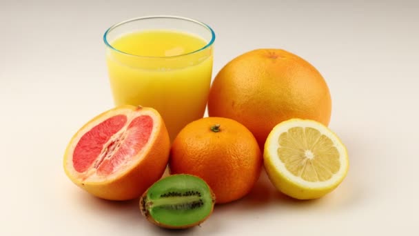 Frutas exóticas piña, naranja, pomelo y otros - Metraje, vídeo