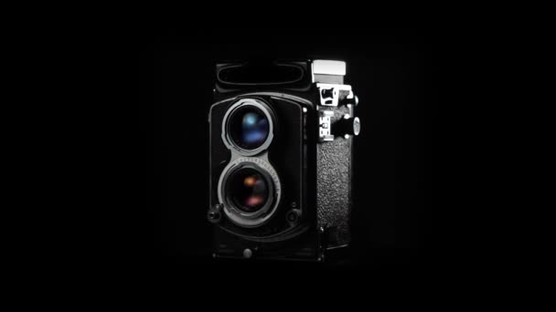 Videocamera antica in camera oscura - Filmati, video