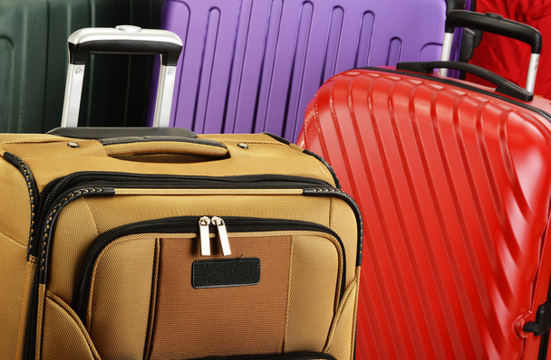 Composición con coloridas maletas de viaje - Foto, imagen