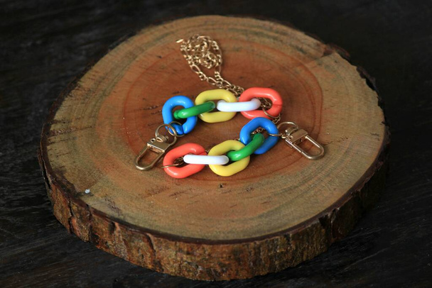 accesorios de cadena hermosa y elegante colorido - Foto, Imagen