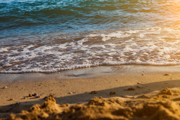 Měkká vlna moře na písečné pláži v létě - Fotografie, Obrázek