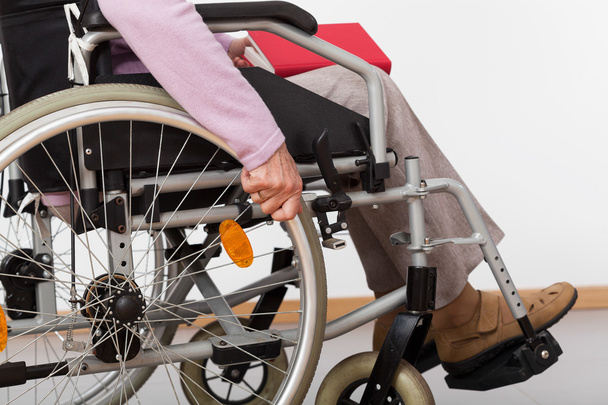Disabled person on wheelchair - Valokuva, kuva