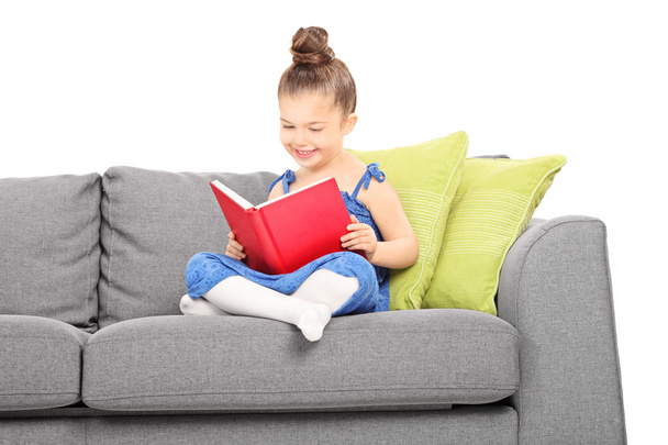 Girl reading book - Valokuva, kuva