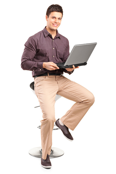 Man working on laptop - Zdjęcie, obraz