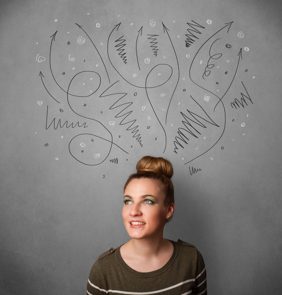 jonge vrouw met pijlen te denken over haar hoofd - Foto, afbeelding