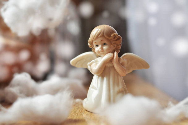 Άγιος μικρός άγγελος στον ουρανό - Φωτογραφία, εικόνα