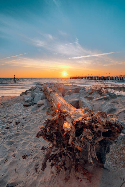 Východ slunce na pláži v Gdyni Orowo - Fotografie, Obrázek