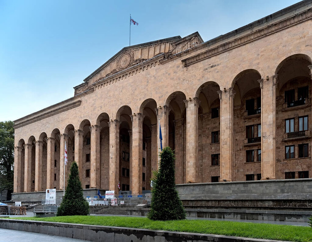 Edificio del Parlamento georgiano a Tbilisi Georgia - Foto, immagini