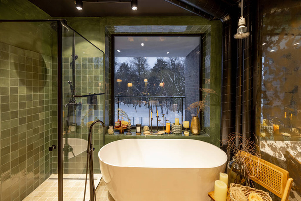 Interior del baño en tonos verdes - Foto, Imagen