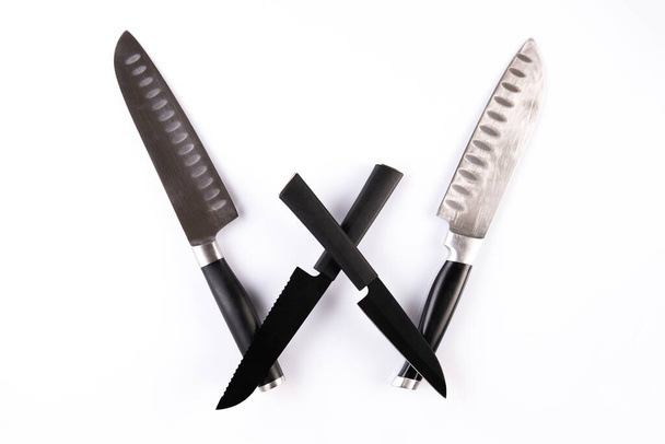 Alfabeto feito de facas isoladas em fundo branco. Carta "W" feita de facas de cozinha profissional. Fonte conceitual - Foto, Imagem