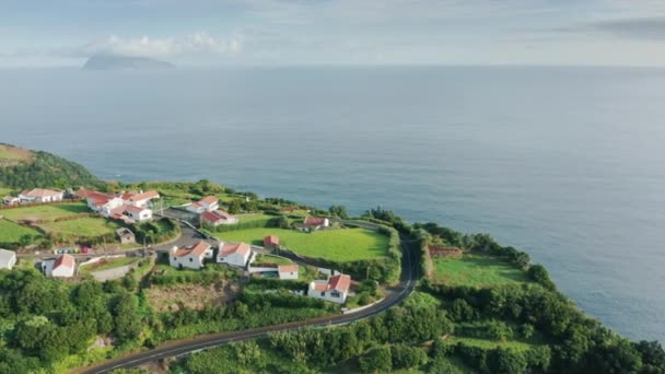 Azores Adaları 'nın en vahşi ve en uzak bölgesi. - Video, Çekim