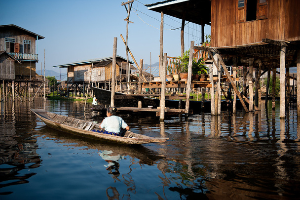 Case galleggianti sul lago Inle Myanmar
 - Foto, immagini