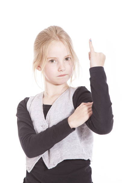 giovane ragazza bionda che dà il dito in studio
 - Foto, immagini