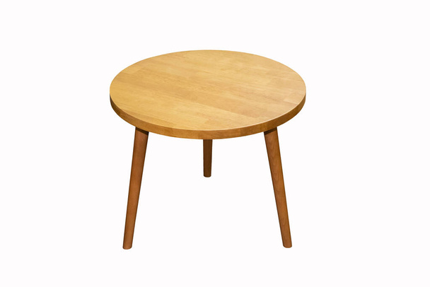 Круглый деревянный стол на белом фоне. Элемент интерьера - Фото, изображение