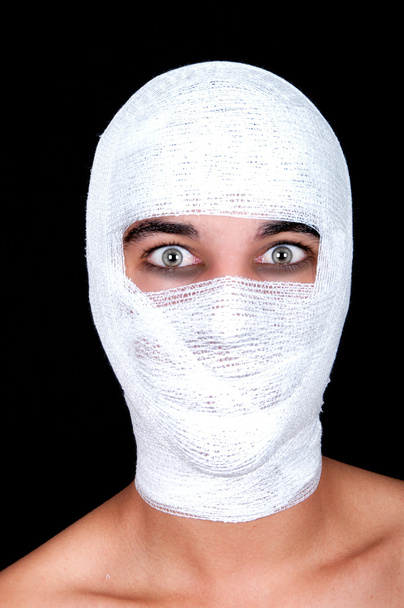 man with a bandaged head - Фото, изображение