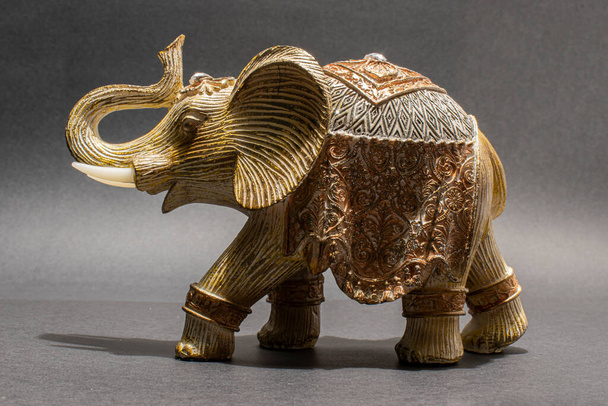estátua de elefante de madeira foto de alta qualidade - Foto, Imagem