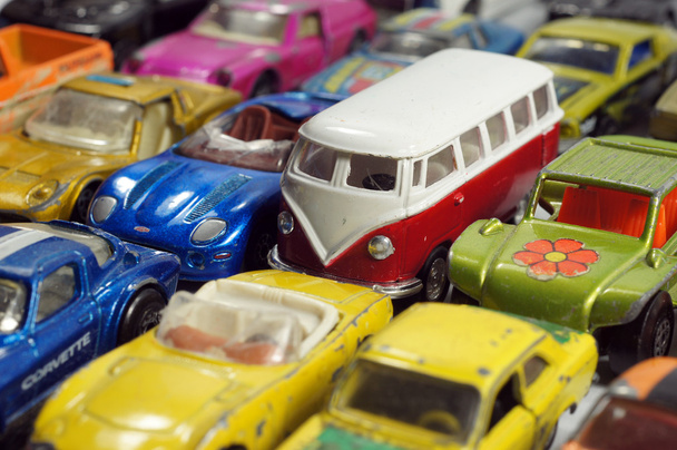 Petites voitures jouet vintage
 - Photo, image